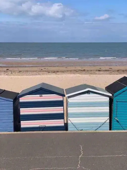 Beach Retreat, Stones Throw Away from Beach