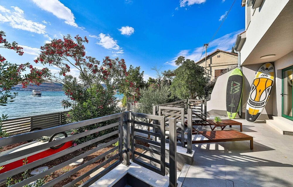 2 Bedroom Beach Front Home In Okrug Gornji