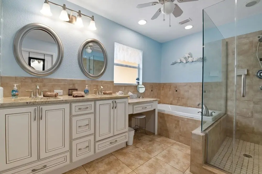 Lake O Woods Lake Front Gated Private Pool Home. Just 5 Miles To The Beach 3 Bedroom Home by RedAwning