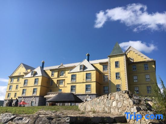 Ya'oulong Castle Hotel