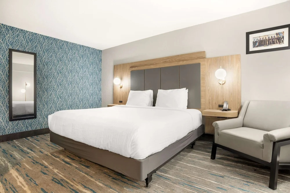 Best Western Plus Mobile Inn and Suites