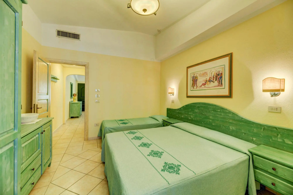 Flat close to stores in Sos Alinos