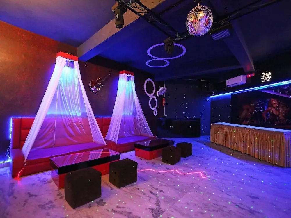 OYO 3202 Hotel Gayatri Residency