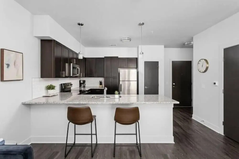 CozySuites Nora 3BR near Fashion Mall