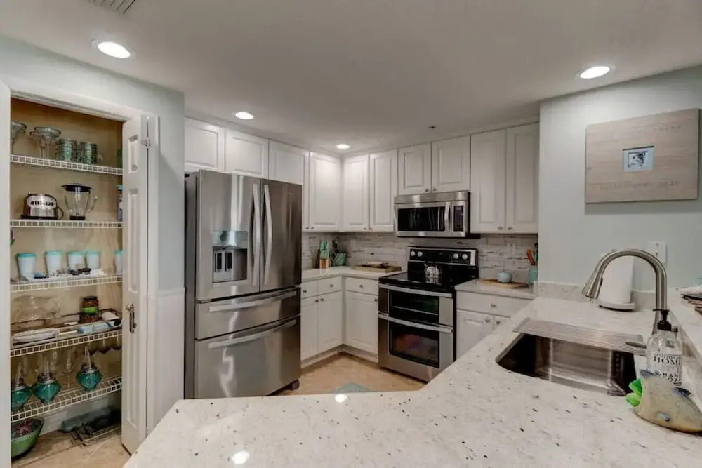 Elegant Oceanfront Pool Hot Tub at Sanibel Condos