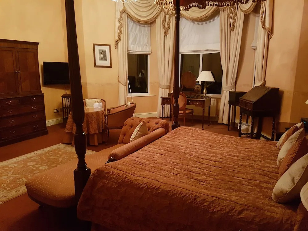 Tre-Ysgawen Hall & Spa