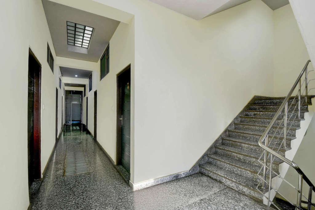 Townhouse Sunder Nagar Golvyas