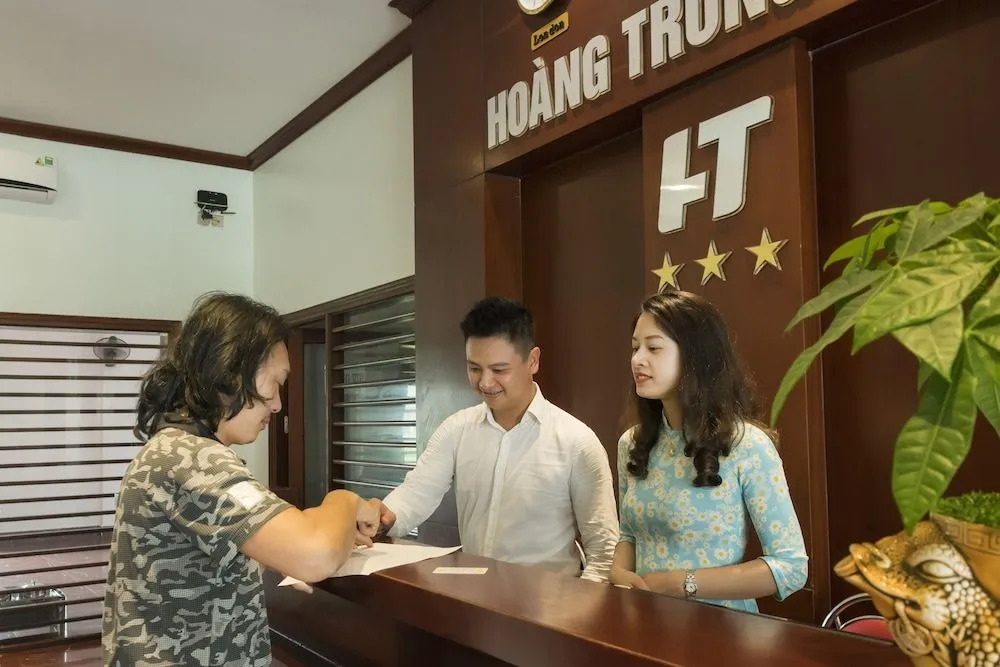 HOANG TRUNG HOTEL - Cô Tô