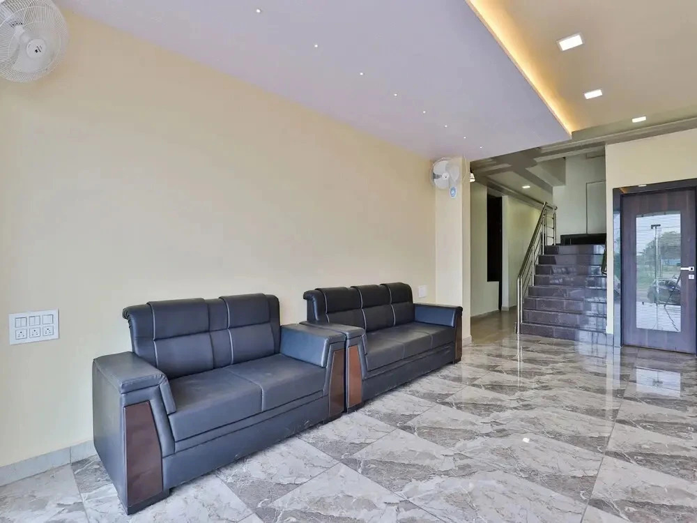 Daksh Hotel & Resort by OYO Rooms