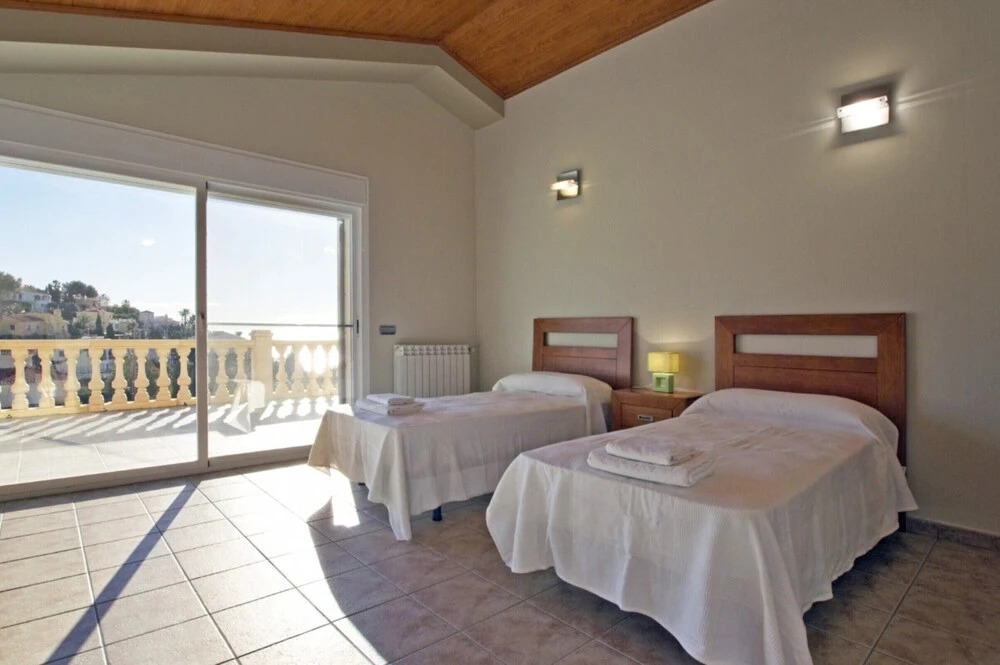 Villa - 5 Bedrooms with Pool, WiFi and Sea views - 105008