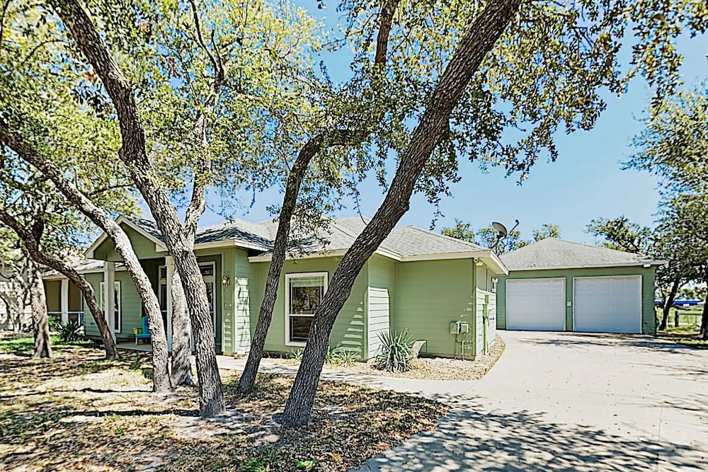 Festive Rockport W/ Large Yard, Near Beach 3 Bedroom Home