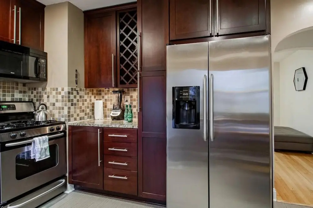 Pentagon City Homestay Parking Available