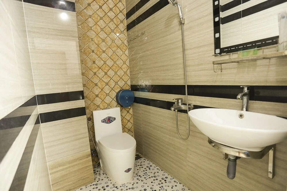Ly Ly Hotel