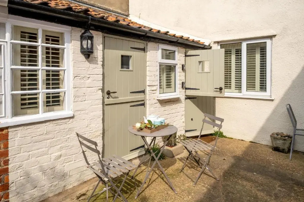 Pebble Cottage - 6 Victoria Rd - Aldeburgh Coastal Cottages