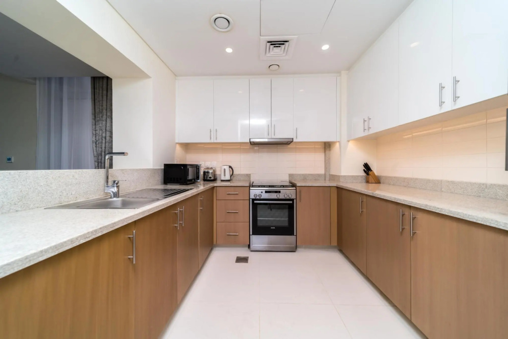1BR Apt Brand New Spectacular Views Downtown