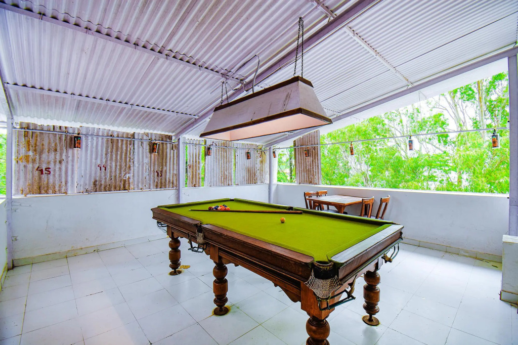 Fabhotel Silver Nest