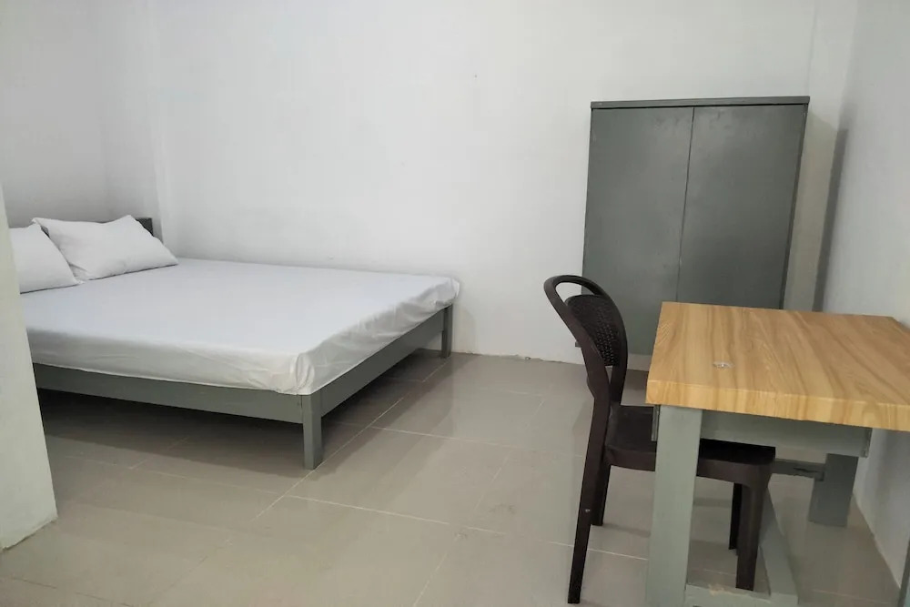 OYO Life 93054 Th Residence 135 Syariah