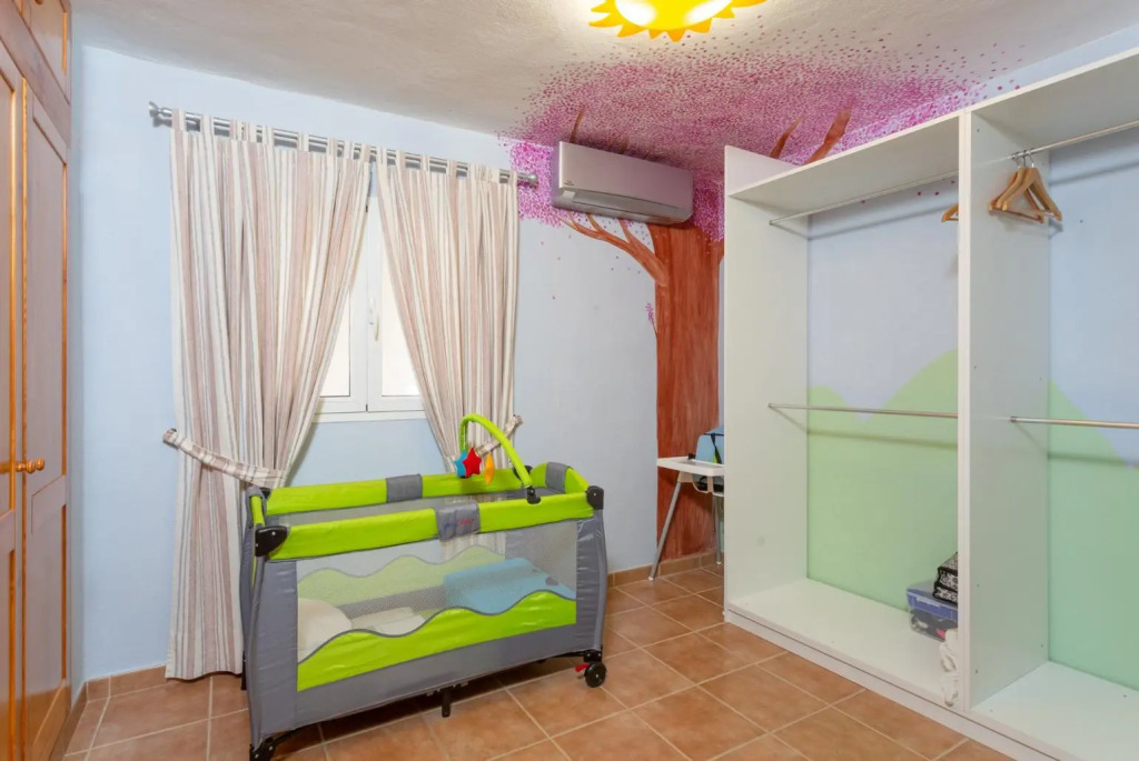 Villa Maria Large Private Pool AC WiFi