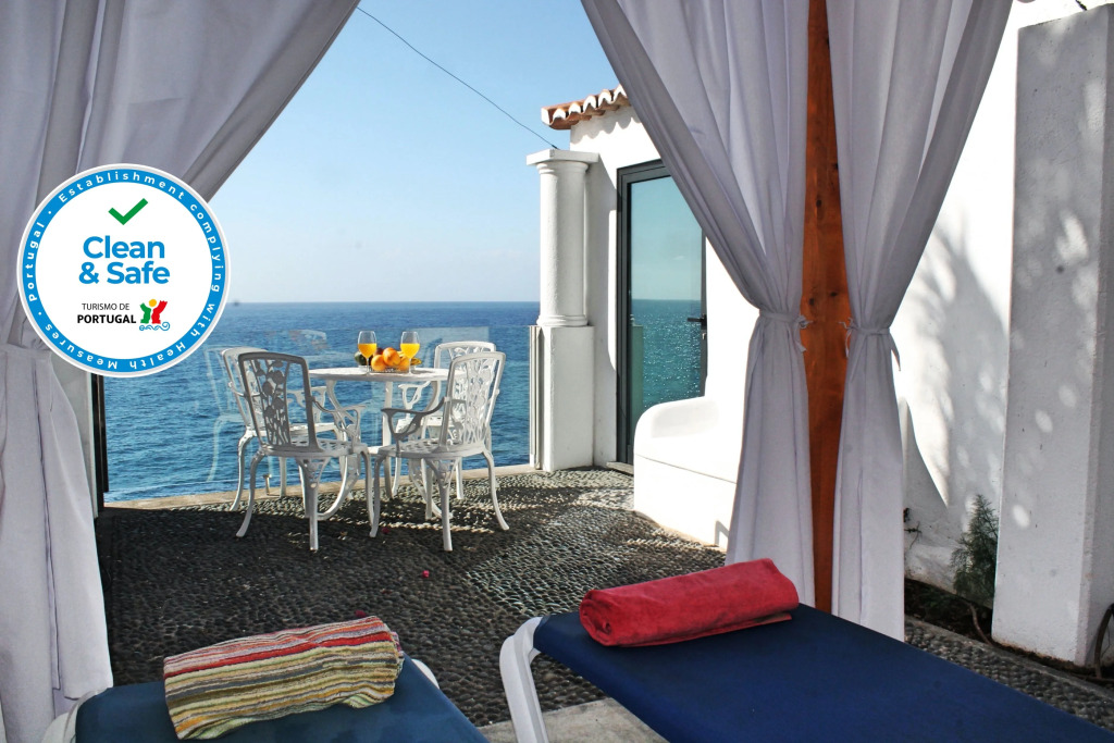 Beachfront cottage in sunny Calheta – the ideal hideaway | Cottage do Mar