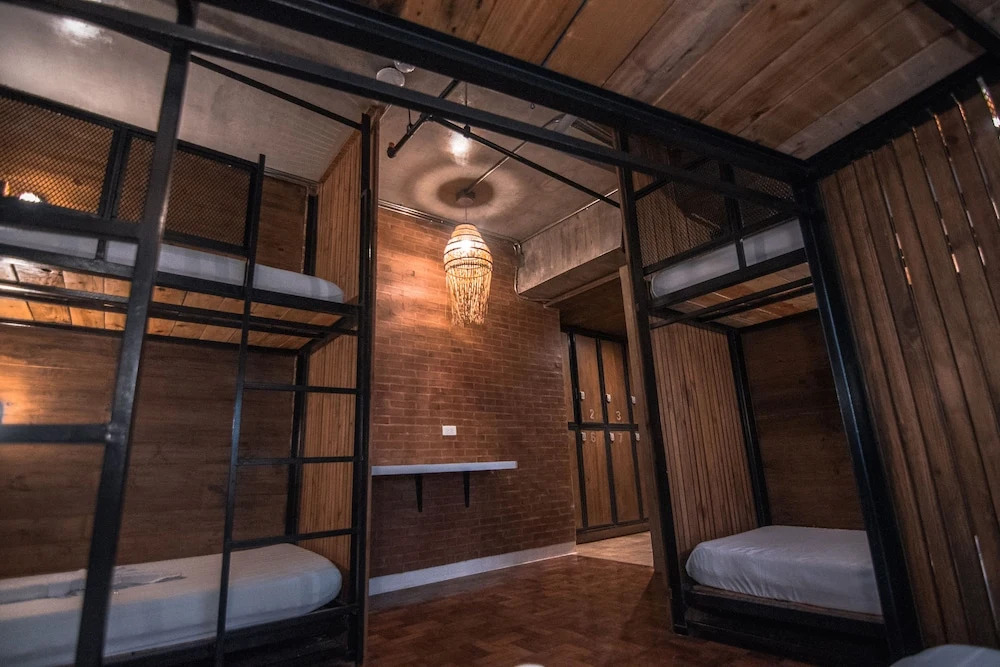 CONNECTOR Hostel