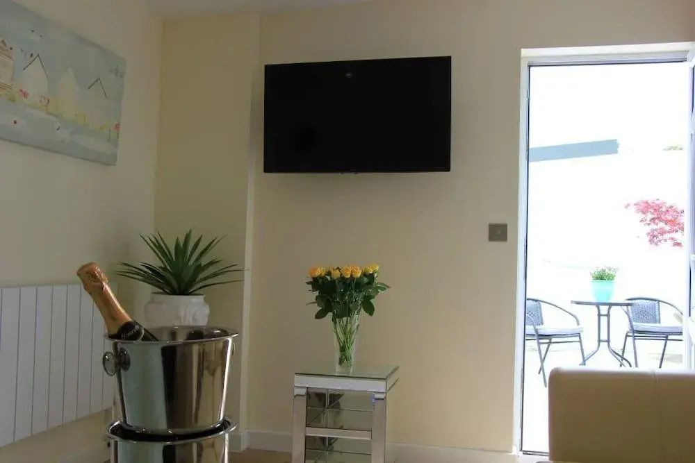 Falmouth Marina Apartment