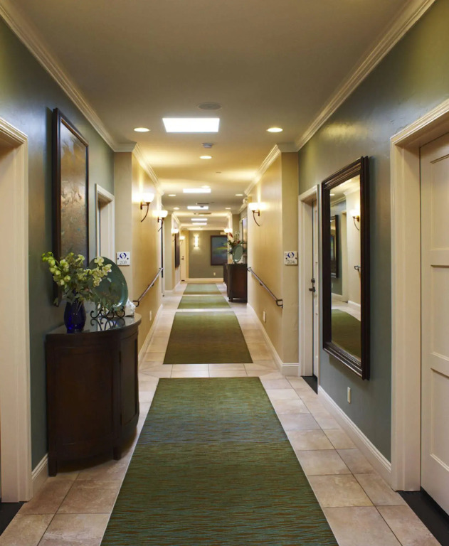 Blue Dolphin Inn