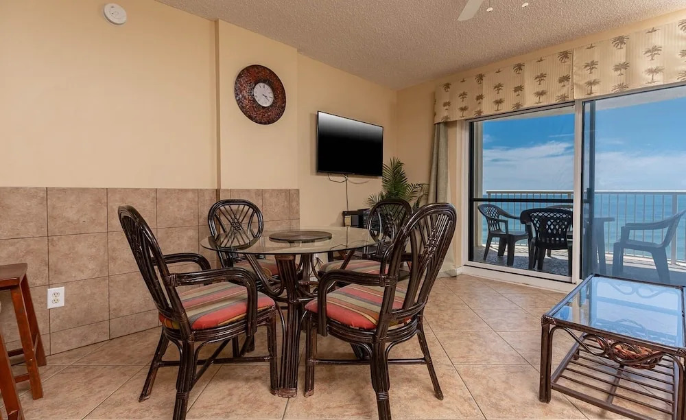 Royal Palms 1207 1 Bedroom Condo