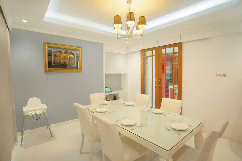 Nee Pool Villa