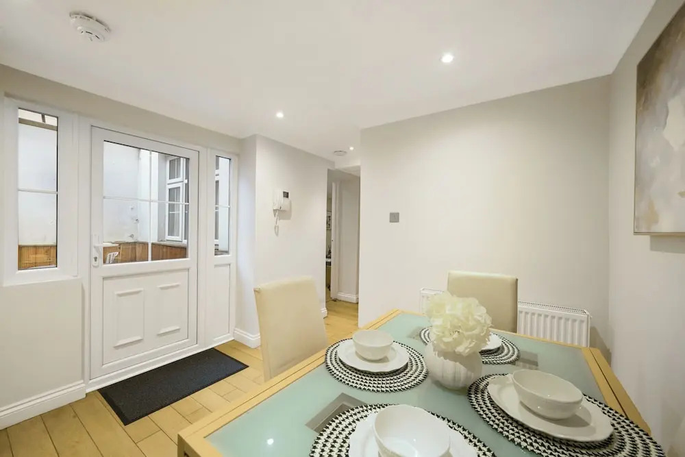 Hertford Flat 2