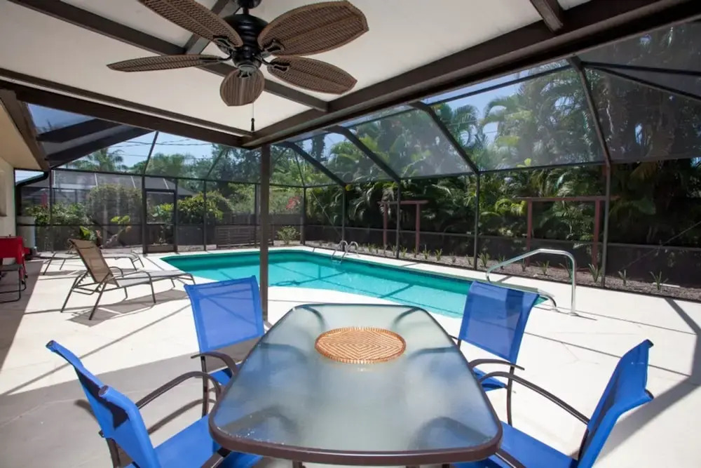 Bonita Beach 3719