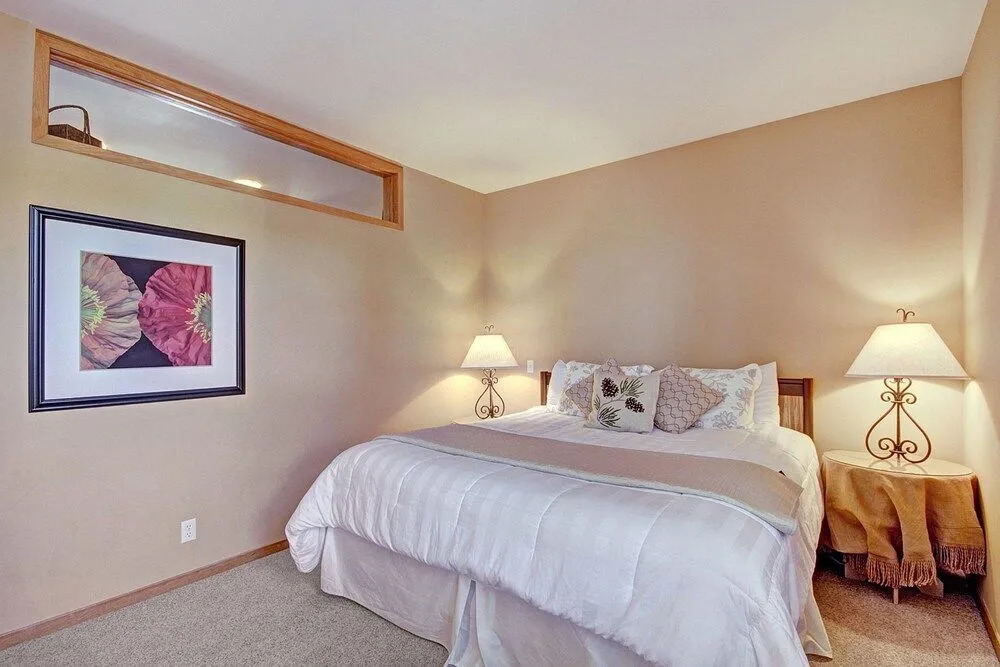 1926 Soda Springs Ii 3 Bedroom Townhouse by RedAwning