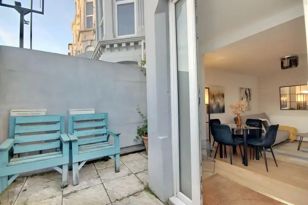 Southsea Apartment-Parking-Pool-Hot tub