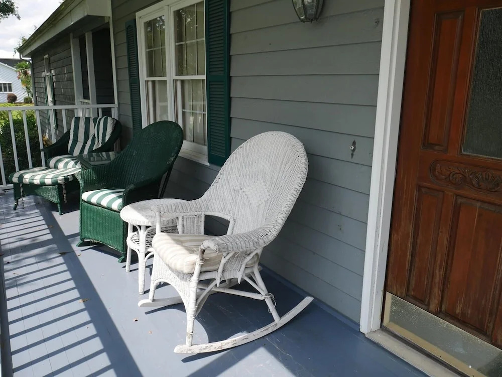 Gray House at Pawleys - 3 Br Home