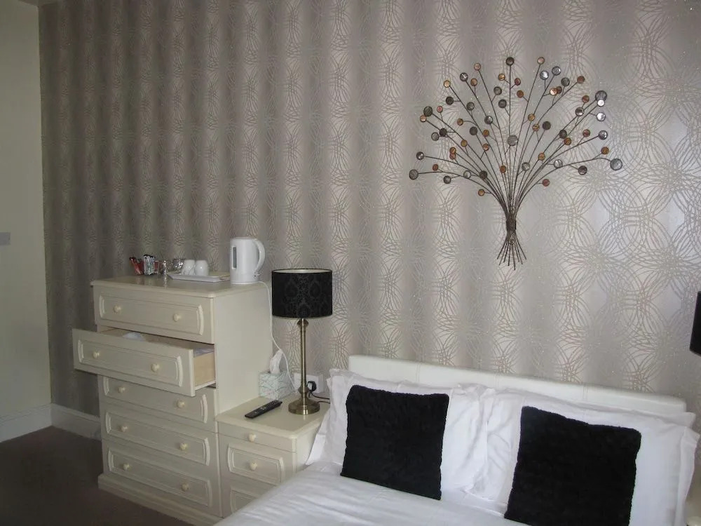 Ashmira Guest House