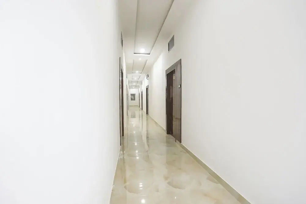 Fabhotel Varanasi Suites