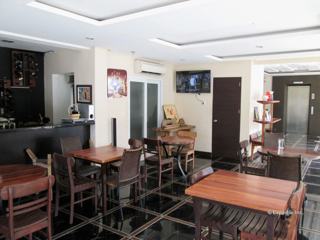 The Upperhouse Hotel Boutique Stay with City & River Views