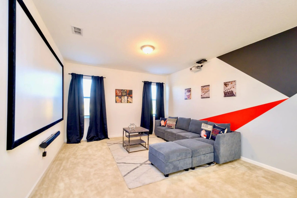 Upstay - 19 Guest Home w Pool  Games - Near Disney, Kissimmee