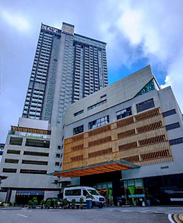 Sky DMont Suites
