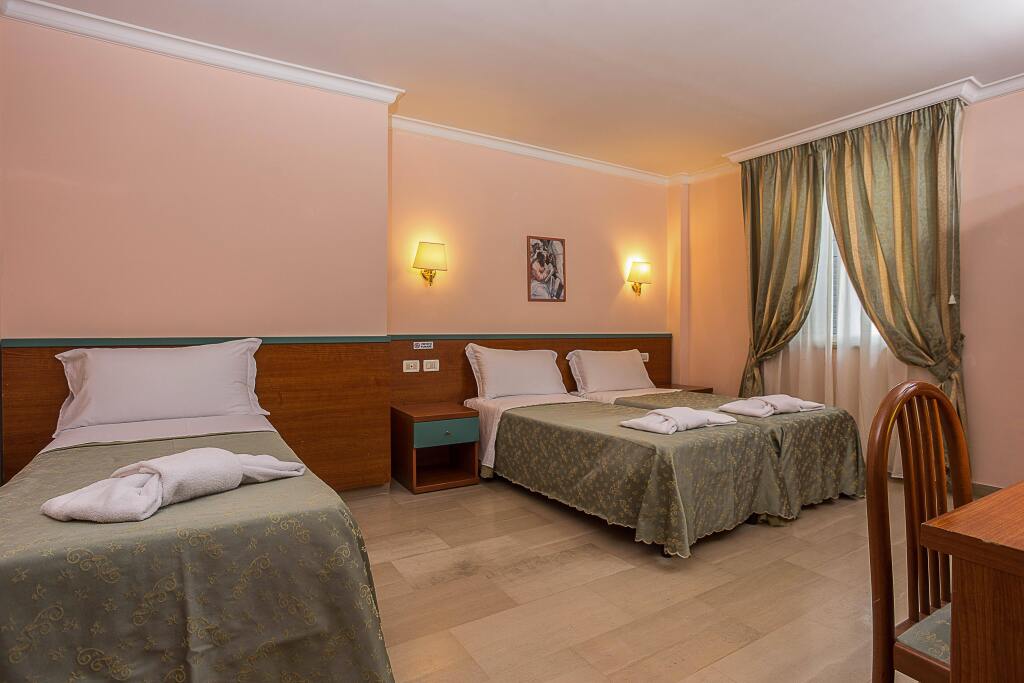 Hotel Center 3