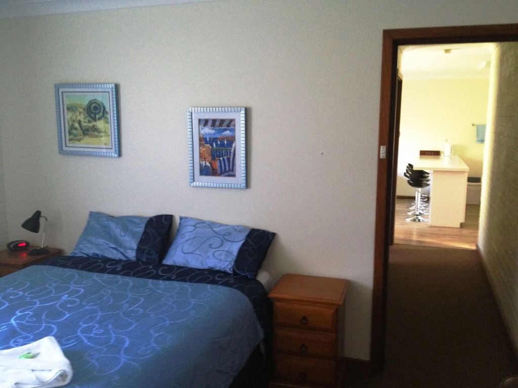 Emu Beach Chalets