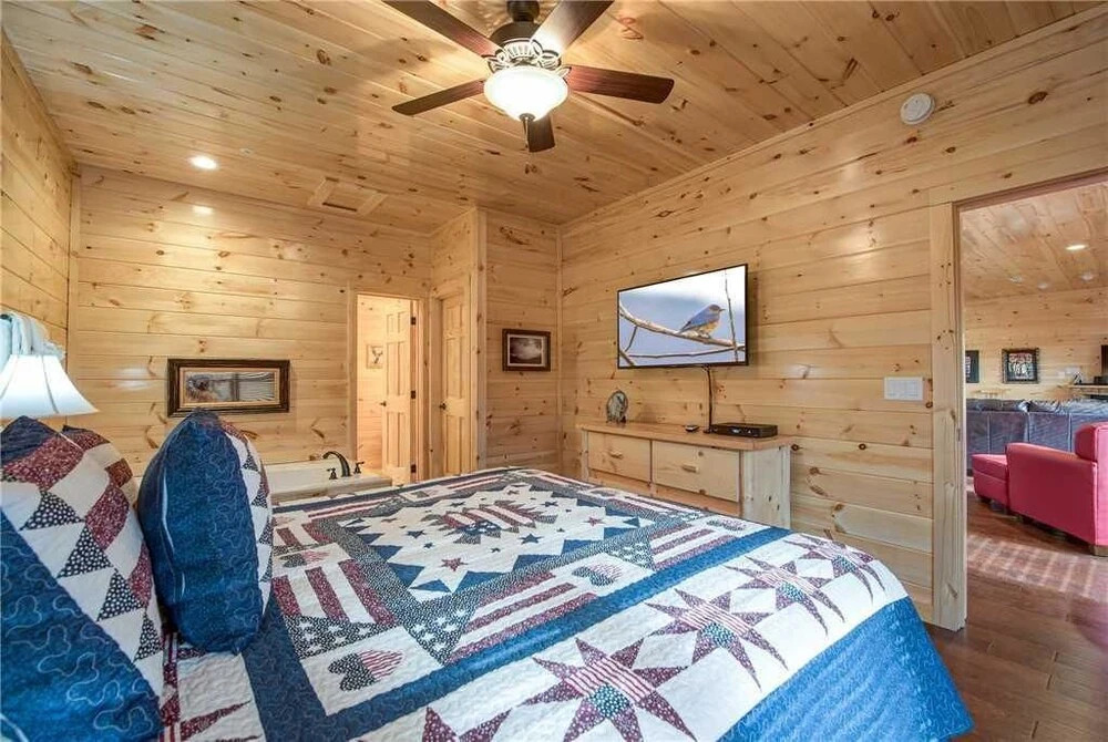 Damrons Dream 5 Bedroom Mountain View Home with Hot Tub