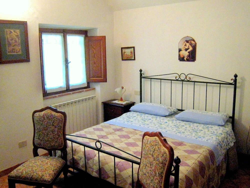 Tuscan Charm Frassini Cottage