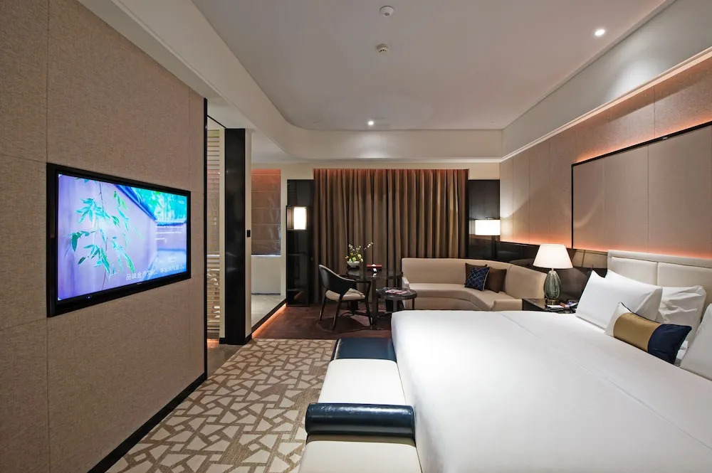 Rainbird International Hotel