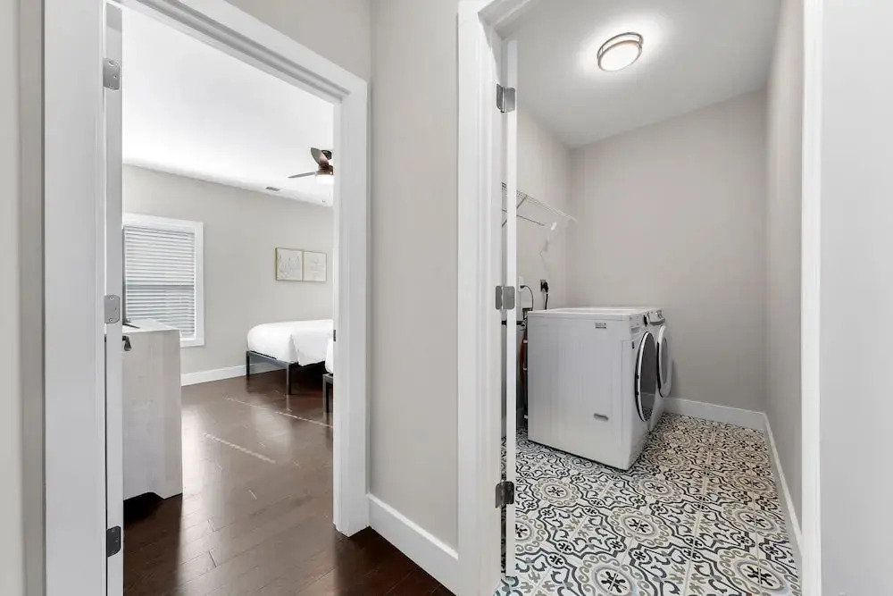 New Luxury Family Friendly Home Centrally Located