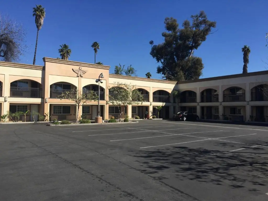 Thunderbird Lodge