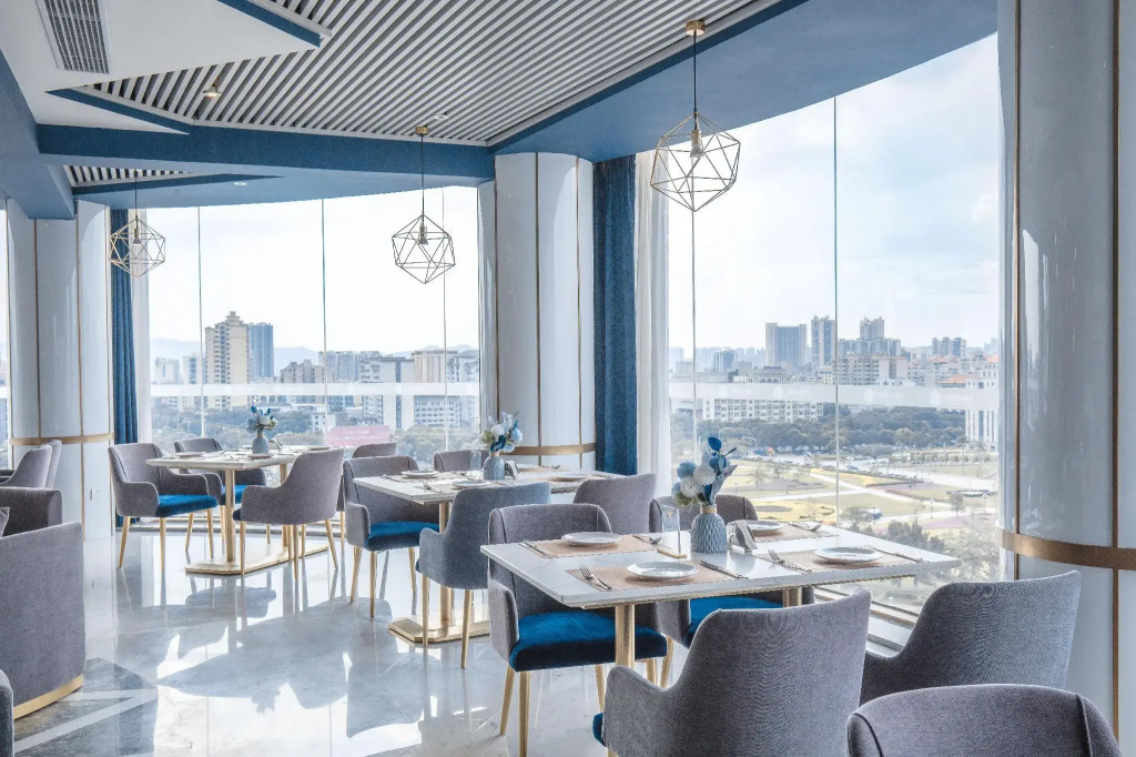 Zenith International Hotel