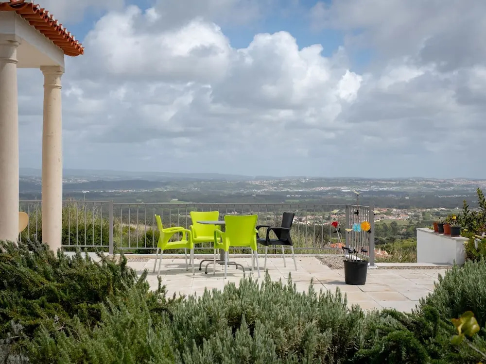 Oceanview Cliff Retreat