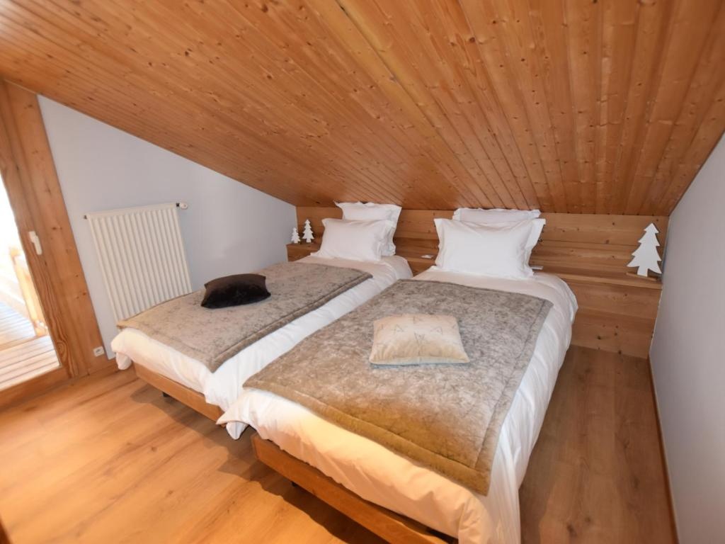 Chalet spacieux, skis aux pieds avec sauna, jacuzzi et salle de sport, proche centre et pistes - FR-1-467-68