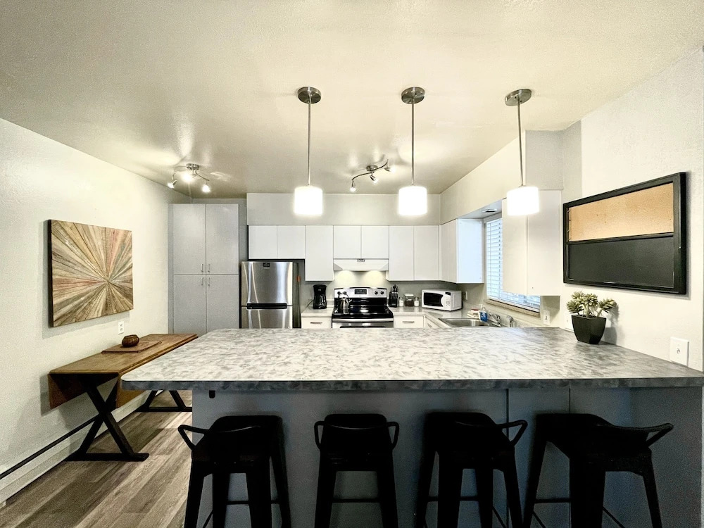 Stylish Condo in the Heart of Old Town
