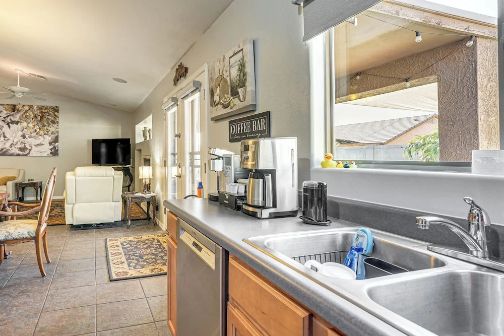 Private Outdoor Oasis: Surprise Getaway Near Golf